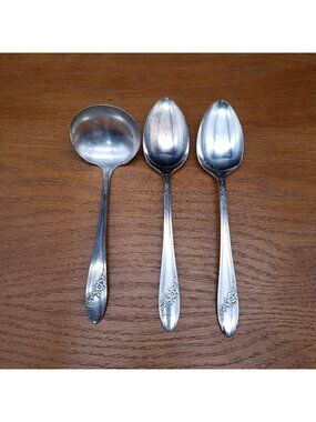 Oneida Tudor Plate Queen Bess II Gravy Ladle & Serving Spoons Lot of 3 Silverpla